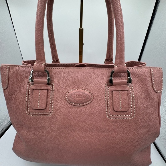Tod's Pink Very Soft Pebbled Leather Tote with Elegant Design - Picture 5 of 14